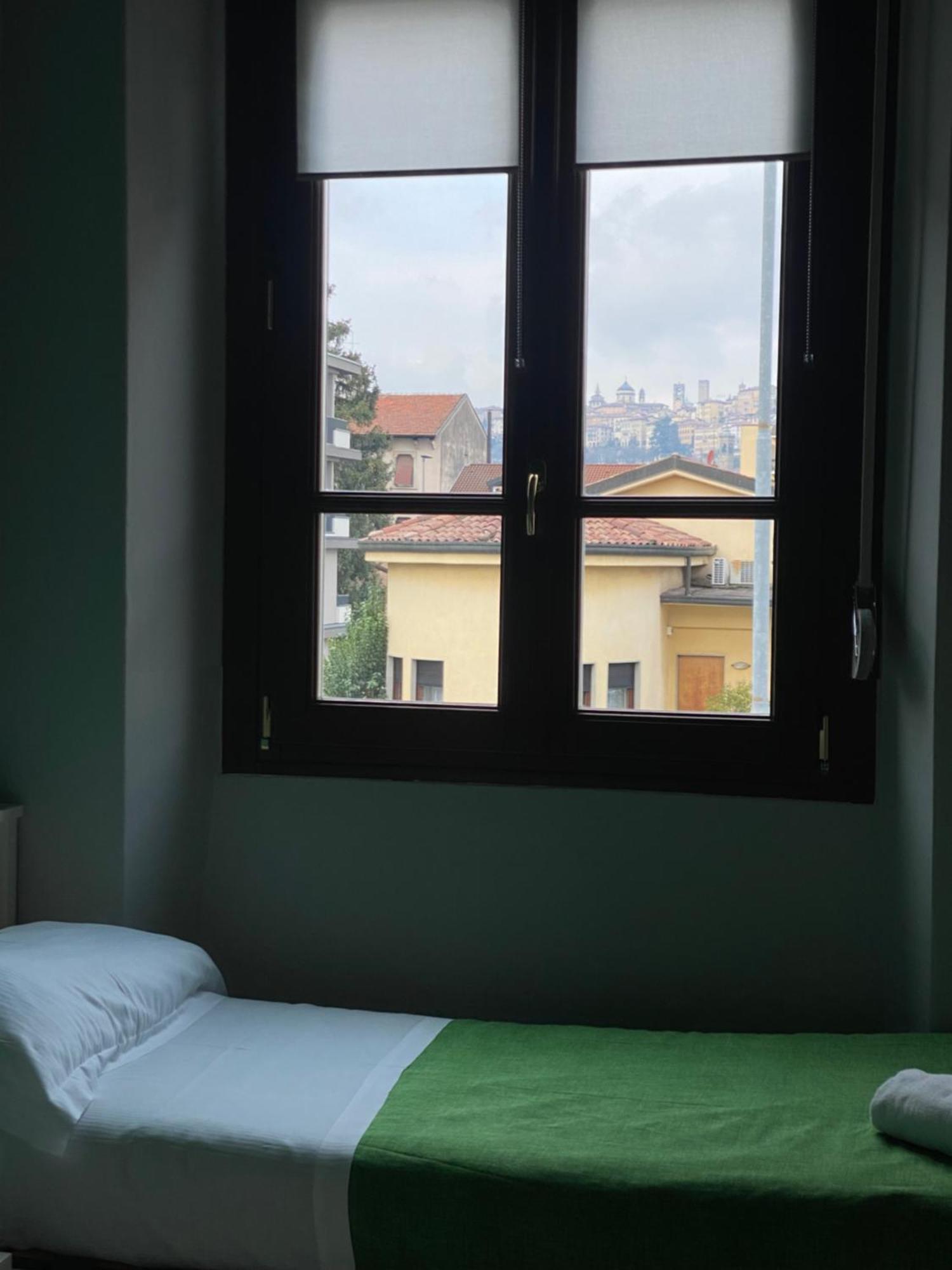 Gio'El Happiness Guest House Bergamo Bagian luar foto
